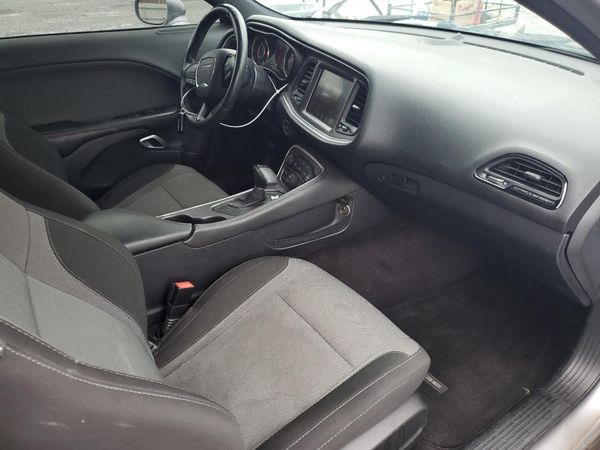 2016 DODGE CHALLENGER SXT