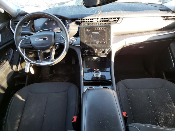 2022 JEEP GRAND CHEROKEE Laredo