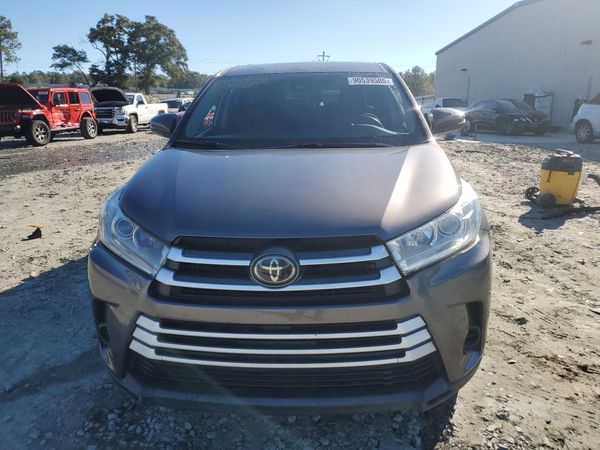 2019 TOYOTA HIGHLANDER LE/LE Plus