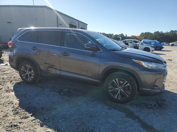2019 TOYOTA HIGHLANDER LE/LE Plus