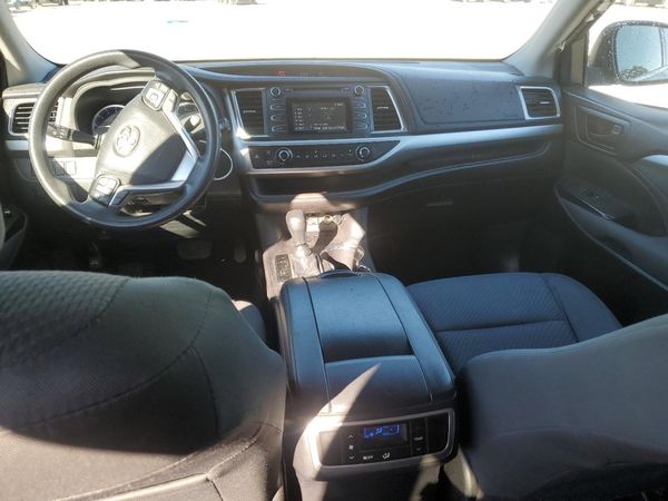 2019 TOYOTA HIGHLANDER LE/LE Plus