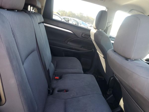 2019 TOYOTA HIGHLANDER LE/LE Plus