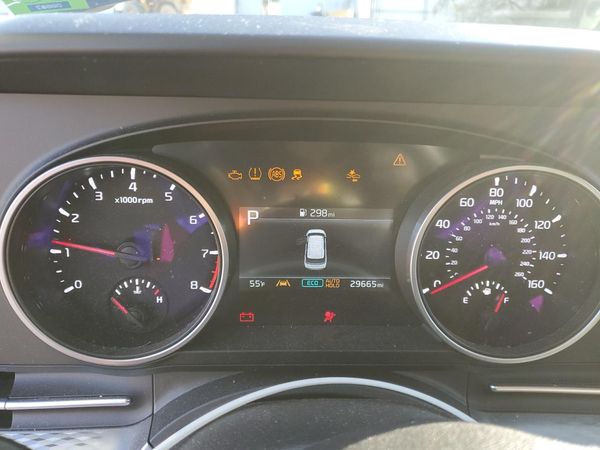 2024 KIA CARNIVAL LX, LX Seat Package