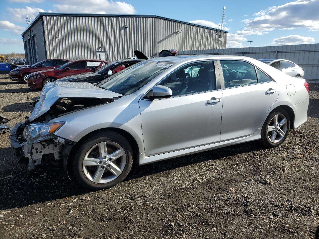 2014 TOYOTA CAMRY — Front 3/4