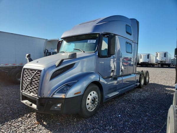 2020 VOLVO VNL