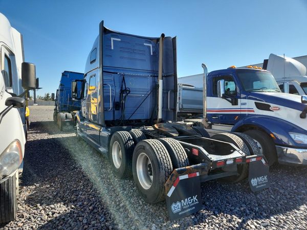 2020 VOLVO VNL
