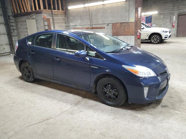 2015 TOYOTA PRIUS