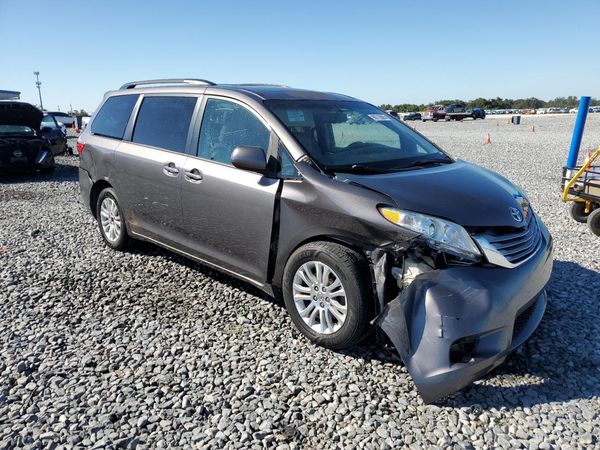 2015 TOYOTA SIENNA