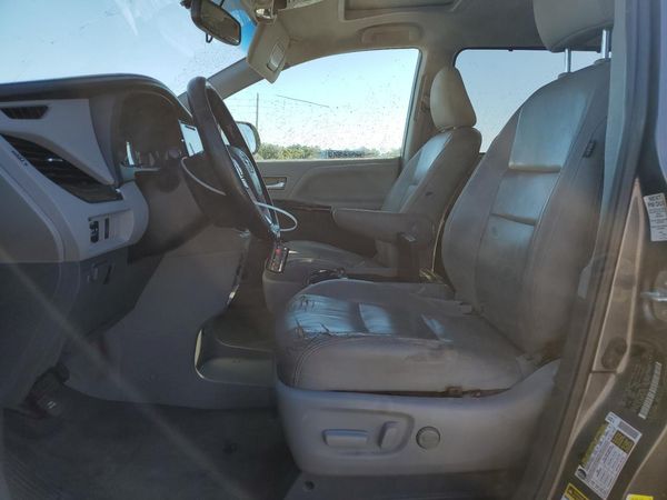 2015 TOYOTA SIENNA