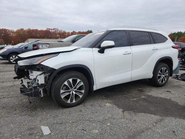 2022 TOYOTA HIGHLANDER