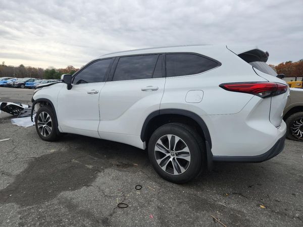 2022 TOYOTA HIGHLANDER