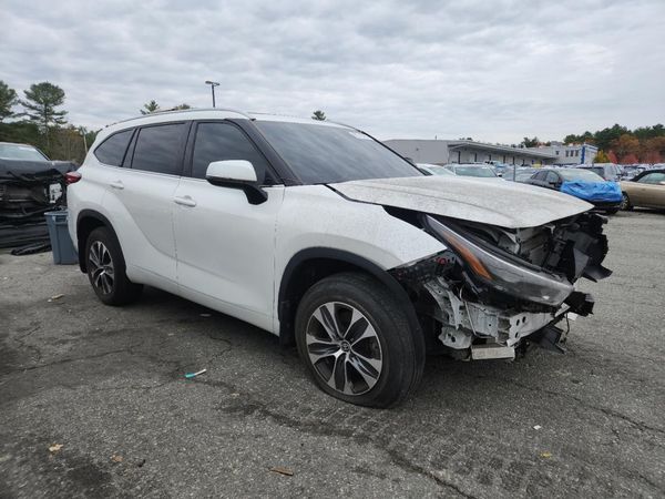 2022 TOYOTA HIGHLANDER