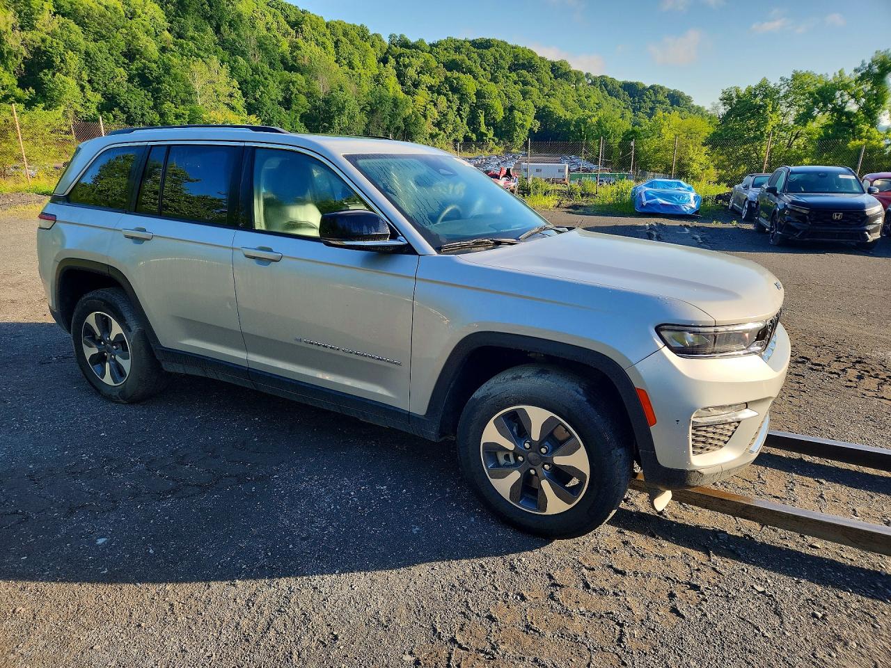 2023 JEEP GRAND CHEROKEE