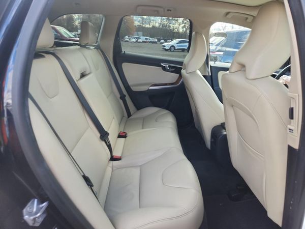 2017 VOLVO XC60