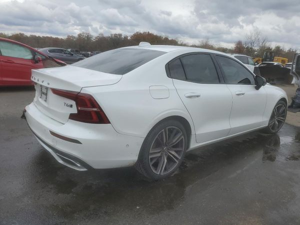 2019 VOLVO S60