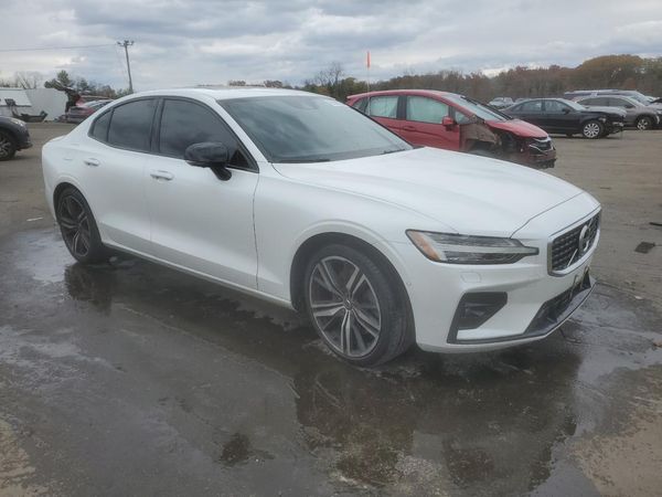 2019 VOLVO S60