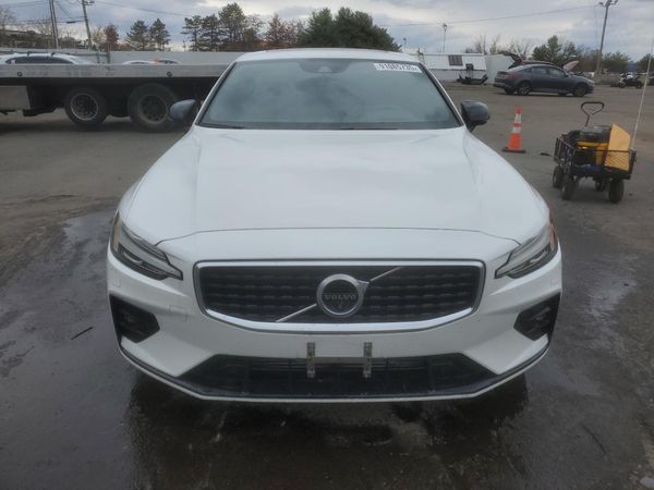 2019 VOLVO S60