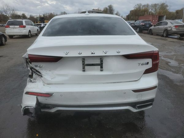 2019 VOLVO S60