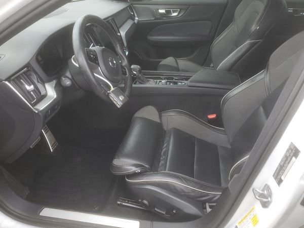 2019 VOLVO S60