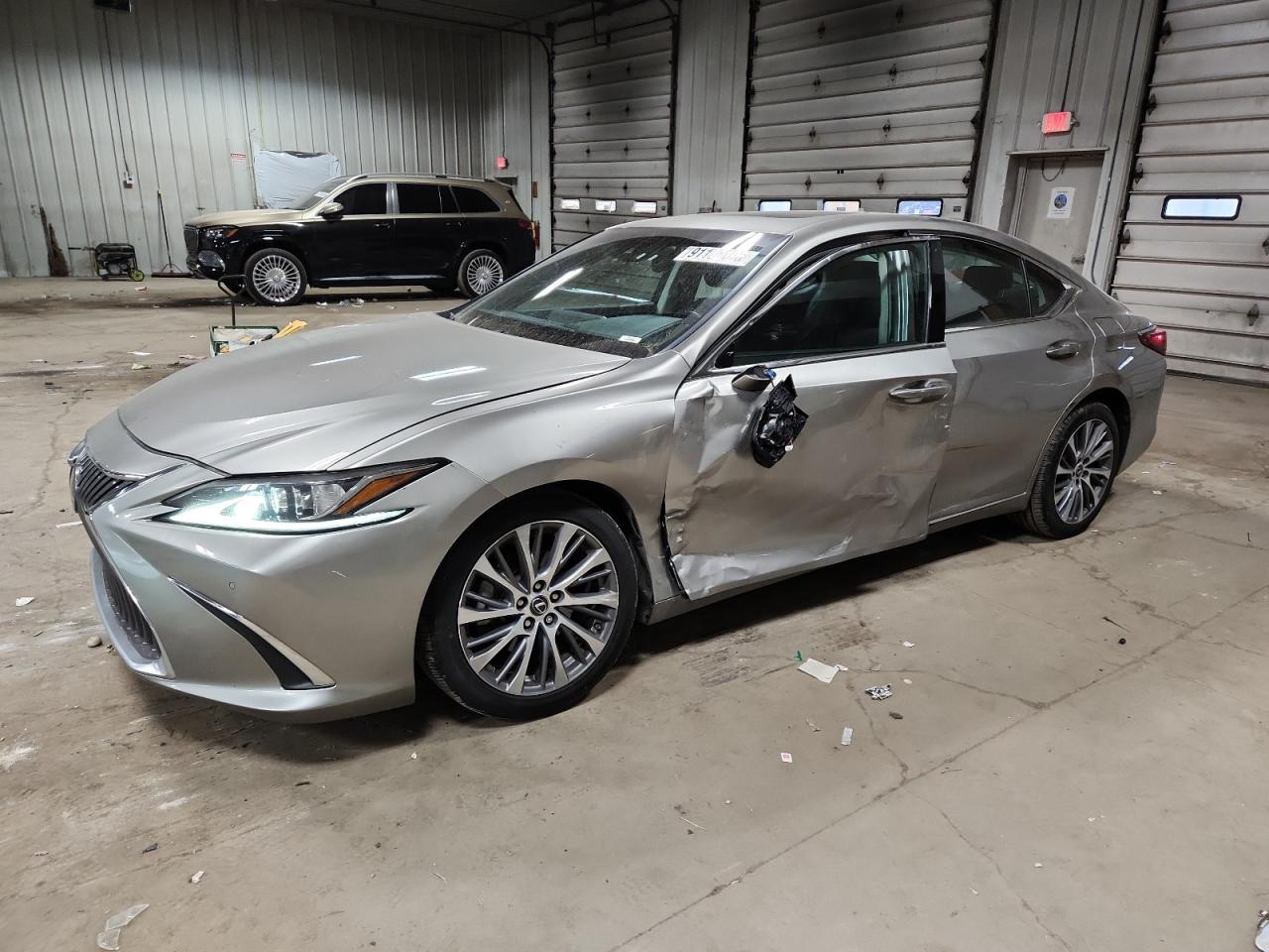 2021 LEXUS ES
