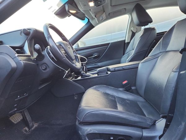 2021 LEXUS ES