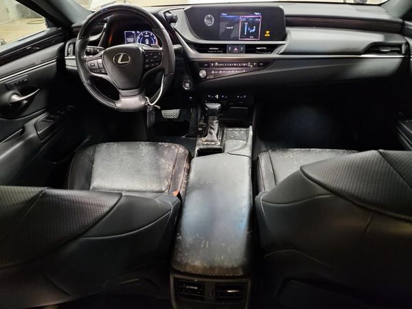 2021 LEXUS ES