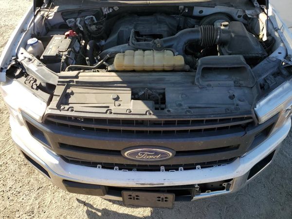 2018 FORD F-150 — Engine bay
