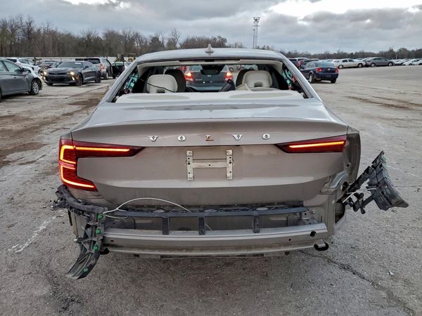 2021 VOLVO S60