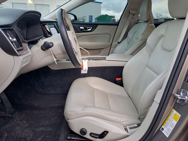 2021 VOLVO S60