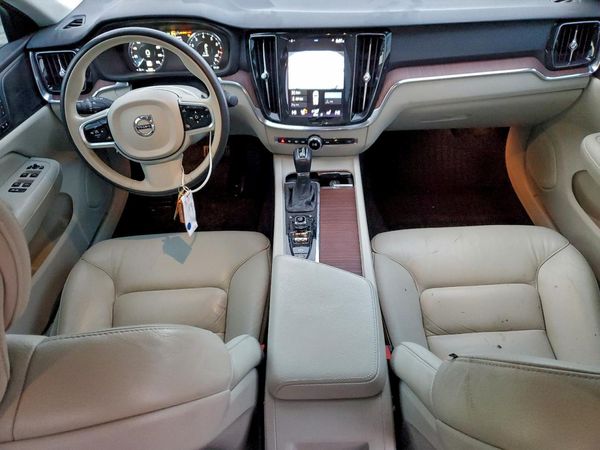 2021 VOLVO S60