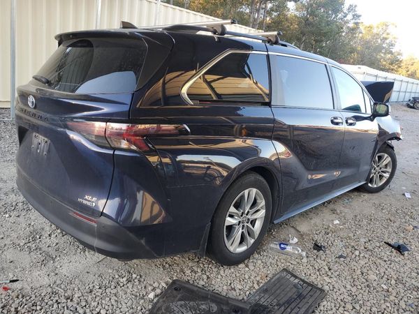 2024 TOYOTA SIENNA XLE — PSRA