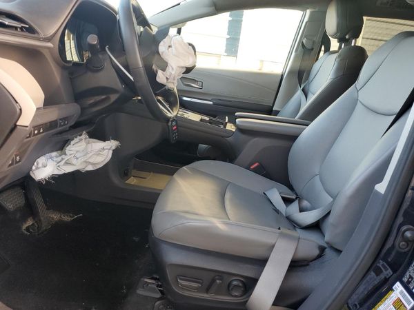 2024 TOYOTA SIENNA XLE — DENT