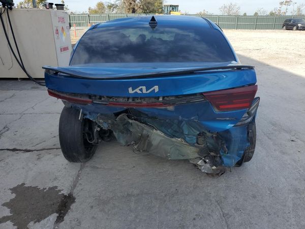 2023 KIA FORTE GT Line