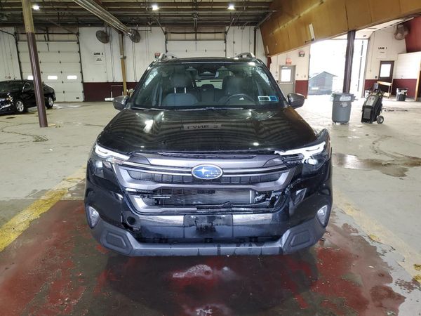 2025 SUBARU FORESTER Premium Base