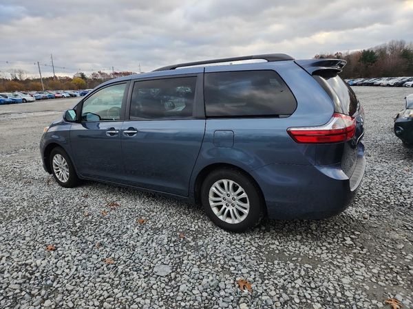 2015 TOYOTA SIENNA