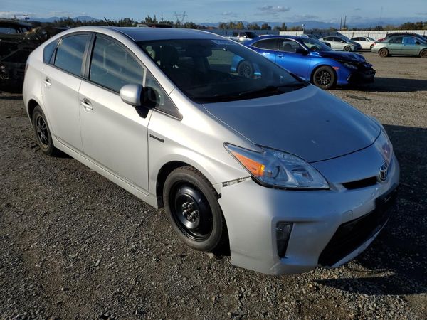 2015 TOYOTA PRIUS