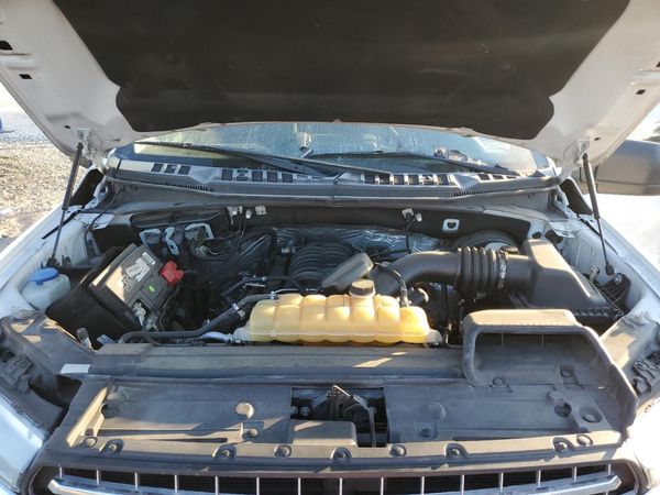 2020 FORD F-150 — Engine bay