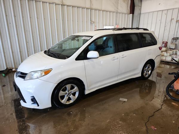 2018 TOYOTA SIENNA