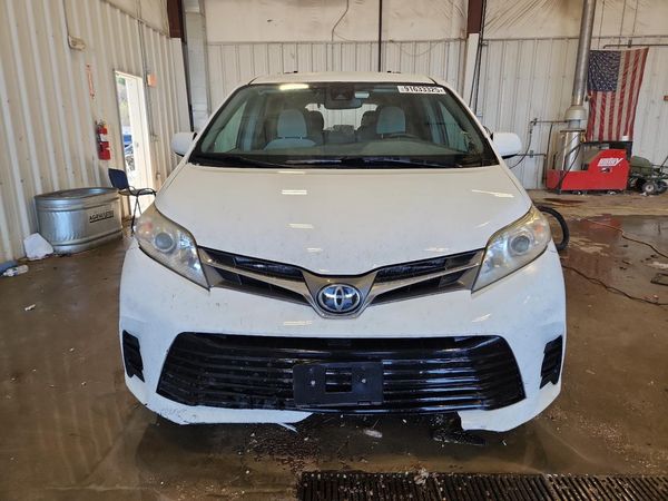 2018 TOYOTA SIENNA