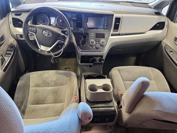 2018 TOYOTA SIENNA