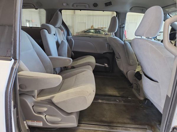 2018 TOYOTA SIENNA