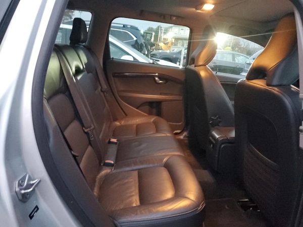 2015 VOLVO XC70 Premier+ (non R design)