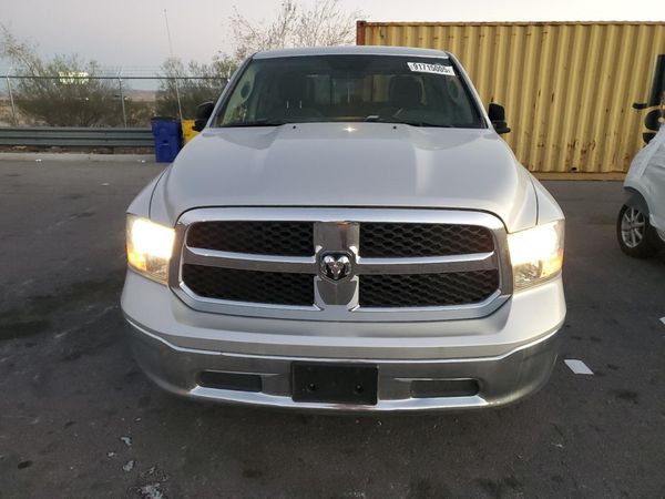 2018 RAM 1500 SLT QUAD CAB 4X2