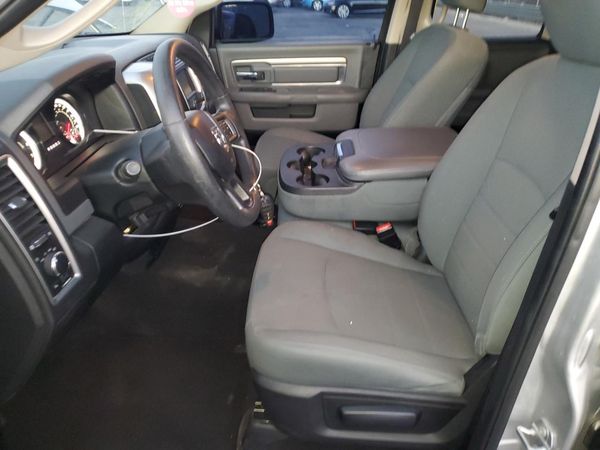 2018 RAM 1500 SLT QUAD CAB 4X2