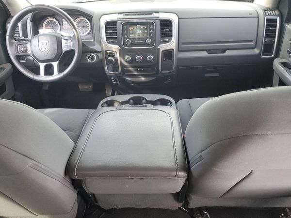 2018 RAM 1500 SLT QUAD CAB 4X2