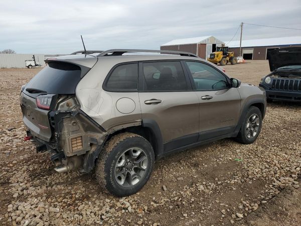 2019 JEEP CHEROKEE TRAILHAWK 4X4