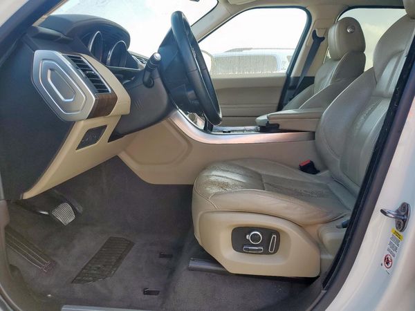 2016 LAND ROVER RANGEROVER HSE — DENT
