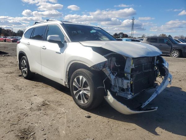 2020 TOYOTA HIGHLANDER
