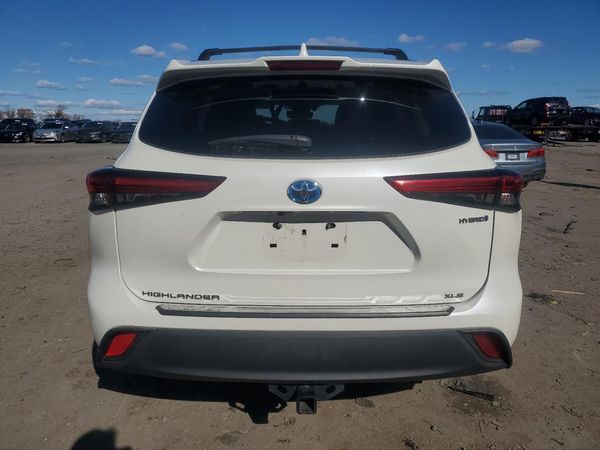 2020 TOYOTA HIGHLANDER