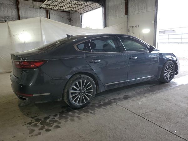 2017 KIA CADENZA Premium